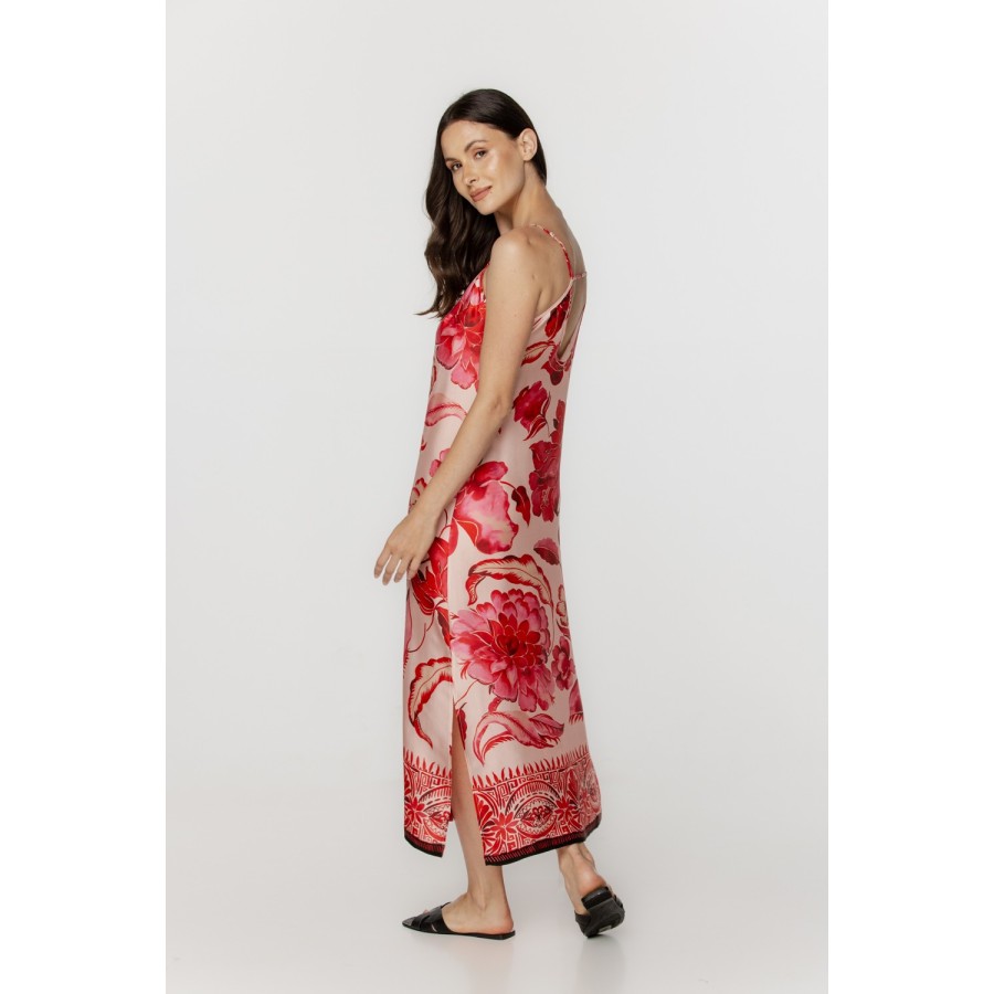 Espalda de camisón largo de viscosa roja con corte ceñido
